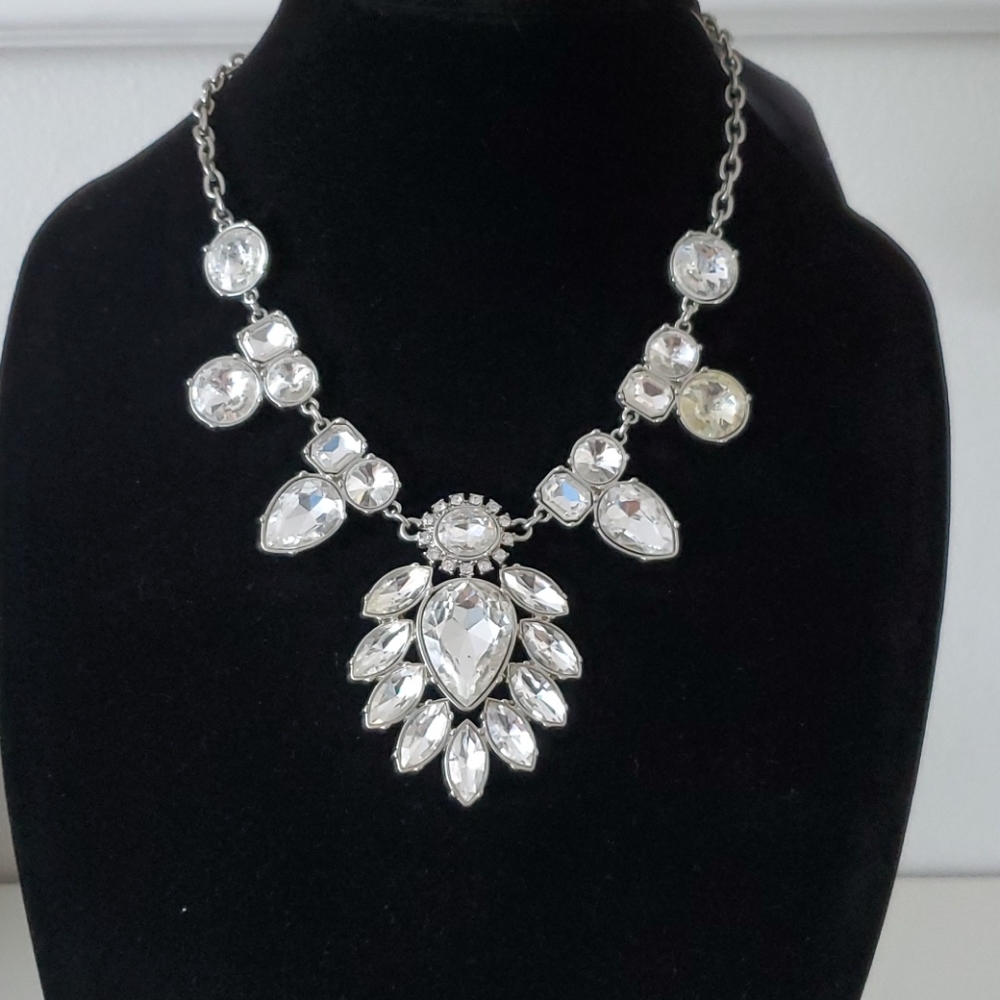 Sparkly glam statment necklace